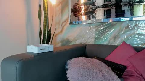 Layla online show from March 8, 2025, 10:56 pm