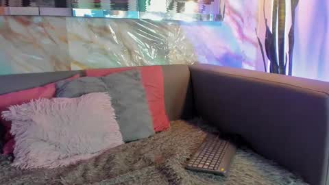 Layla online show from March 12, 2025, 12:31 am