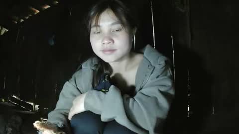 layla_999 online show from March 22, 2026, 1:31 am