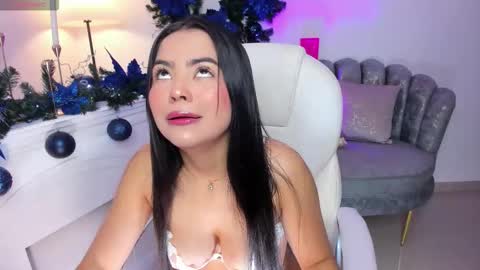 Layla Breezee online show from December 20, 2025, 12:45 pm