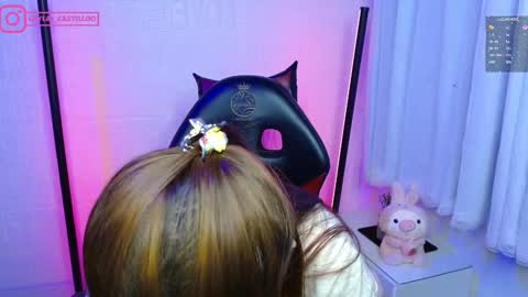 Layla online show from February 19, 2025, 2:12 pm