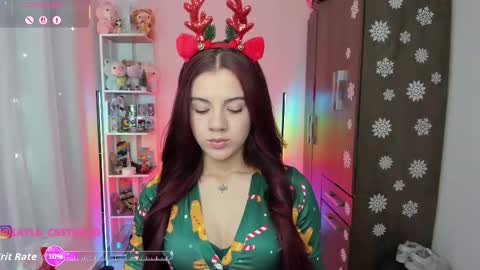 Layla online show from November 18, 2025, 2:54 pm