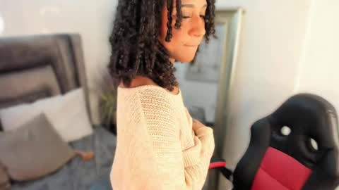 layla_clarke online show from February 28, 2025, 6:43 am