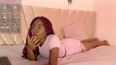 layla online show from March 6, 2026, 12:12 pm