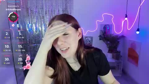 layla_glam online show from October 20, 2025, 5:46 pm