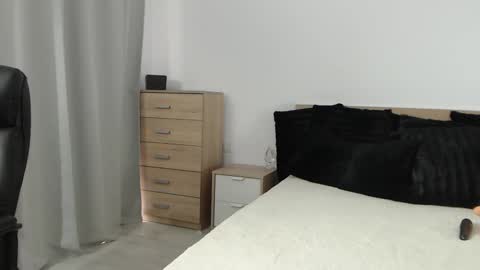 Layla online show from January 22, 2025, 11:45 am