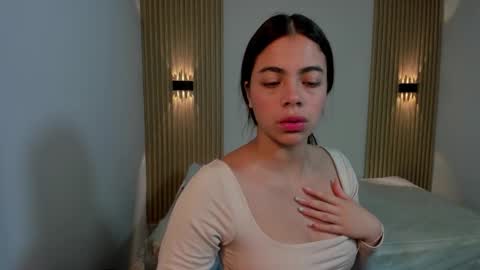 LaylaEmber online show from January 8, 2026, 12:29 pm