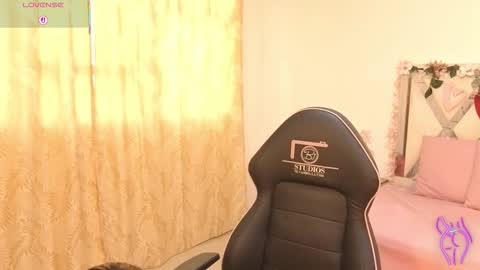 laylafoxy_tay online show from September 12, 2025, 7:25 pm