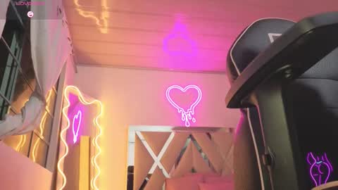 laylafoxy_tay online show from October 24, 2025, 3:14 am