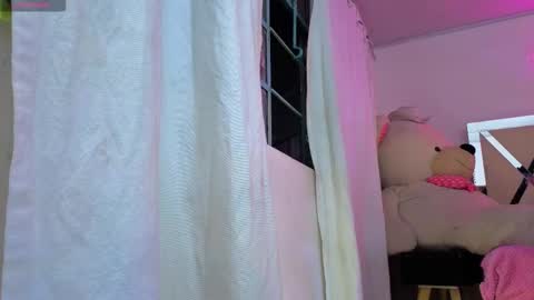 laylafoxy_tay online show from January 17, 2026, 3:22 am