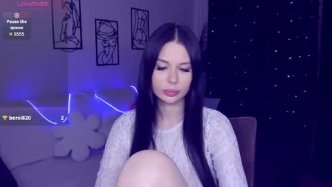 laylagreat online show from November 6, 2025, 4:19 pm