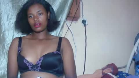 Snapshot of laylah517 chatting on November 20, 2025, 4:07 pm laylah517 online show from November 20, 2025, 4:07 pm