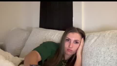 laylahlaylah1 online show from October 30, 2025, 2:18 pm