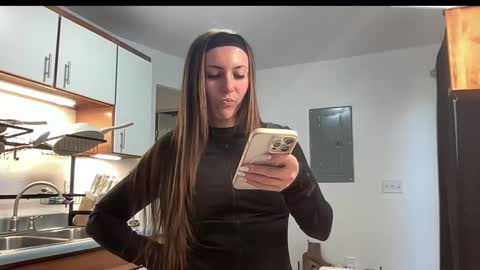 laylahlaylah1 online show from November 24, 2025, 1:00 pm