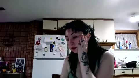 Layla Kills online show from October 25, 2025, 7:05 am