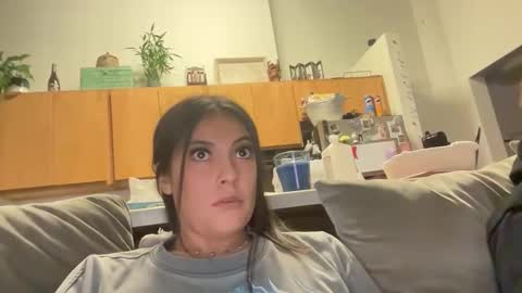 Layla online show from May 3, 2026, 6:52 am
