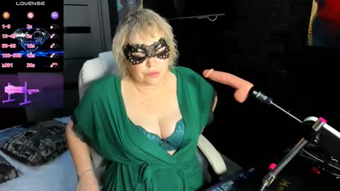 laylalaylamilf online show from November 22, 2025, 8:35 am