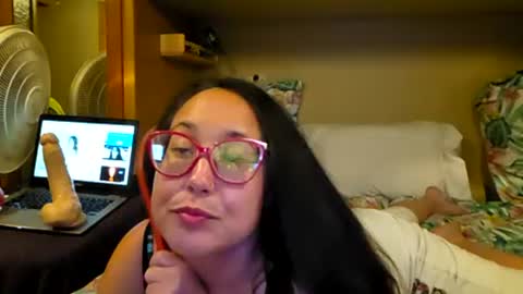 laylanajade online show from July 21, 2026, 5:21 am