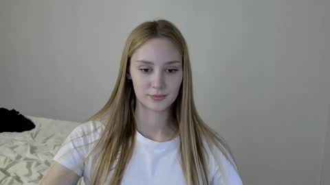 LaylaPretty001 online show from December 5, 2024, 8:00 am