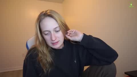 Layla Universe online show from November 19, 2025, 6:13 am