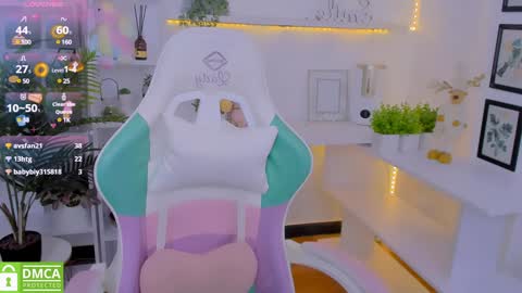 layriantavee online show from January 29, 2025, 10:05 am