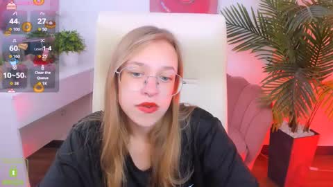 layriantavee online show from September 11, 2025, 6:13 am