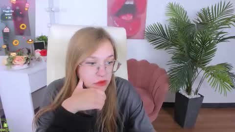 layriantavee online show from September 20, 2025, 6:14 am