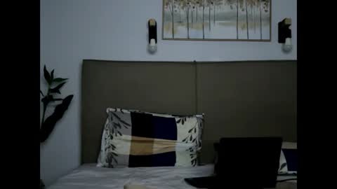 lazaroulis online show from October 11, 2025, 9:24 pm