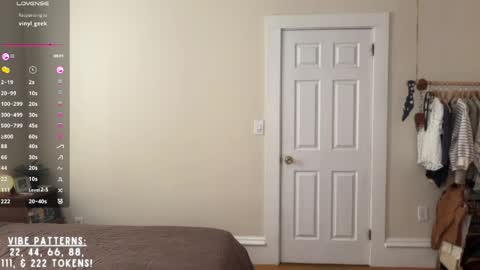 Cece  online show from April 9, 2026, 3:39 pm