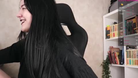 Lisa online show from September 19, 2025, 4:14 am