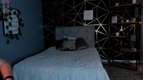 Lea Velle online show from September 11, 2025, 4:12 am