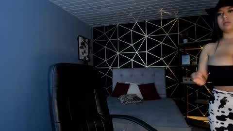 Lea Velle online show from October 21, 2025, 3:40 am