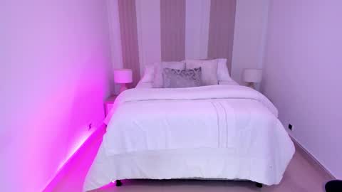 Leah  Greyy online show from December 16, 2025, 11:26 am