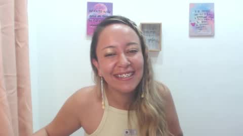 Snapshot of leah_susman chatting on February 6, 2025, 2:11 am leah_susman online show from February 6, 2025, 2:11 am