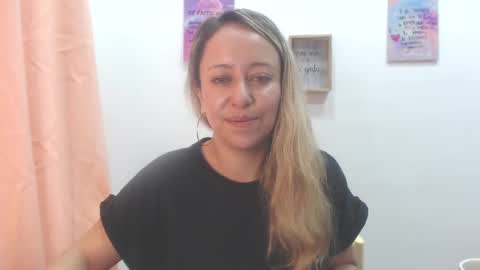 Snapshot of leah_susman chatting on February 9, 2025, 3:34 pm leah_susman online show from February 9, 2025, 3:34 pm