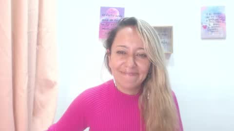 Snapshot of leah_susman chatting on February 21, 2025, 4:51 am leah_susman online show from February 21, 2025, 4:51 am