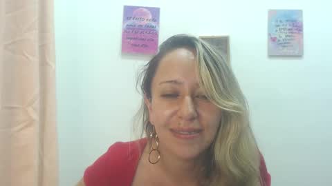 Snapshot of leah_susman chatting on February 27, 2025, 1:59 am leah_susman online show from February 27, 2025, 1:59 am