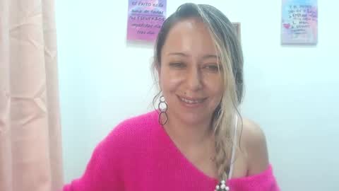 Snapshot of leah_susman chatting on March 1, 2025, 1:32 am leah_susman online show from March 1, 2025, 1:32 am