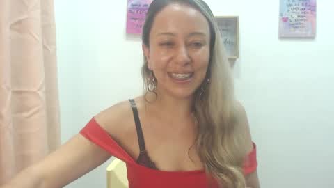 Snapshot of leah_susman chatting on March 5, 2025, 1:21 am leah_susman online show from March 5, 2025, 1:21 am