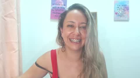 Snapshot of leah_susman chatting on March 5, 2025, 4:24 am leah_susman online show from March 5, 2025, 4:24 am