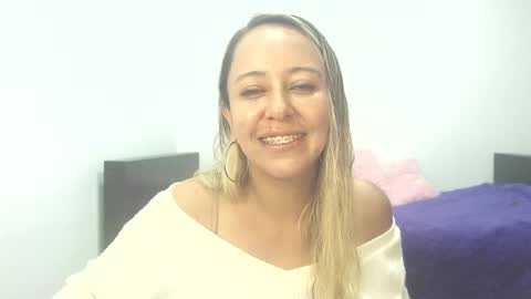 Snapshot of leah_susman chatting on October 1, 2025, 2:17 am leah_susman online show from October 1, 2025, 2:17 am