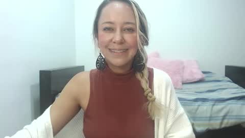 Snapshot of leah_susman chatting on October 21, 2025, 2:01 am leah_susman online show from October 21, 2025, 2:01 am