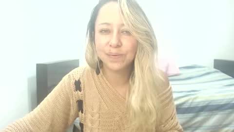 Snapshot of leah_susman chatting on October 25, 2025, 2:41 am leah_susman online show from October 25, 2025, 2:41 am