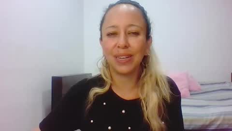 Snapshot of leah_susman chatting on November 10, 2025, 12:59 pm leah_susman online show from November 10, 2025, 12:59 pm