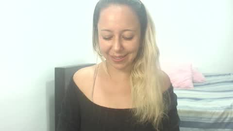 Snapshot of leah_susman chatting on November 12, 2025, 1:28 am leah_susman online show from November 12, 2025, 1:28 am