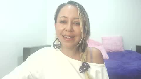 Snapshot of leah_susman chatting on November 18, 2025, 1:55 am leah_susman online show from November 18, 2025, 1:55 am
