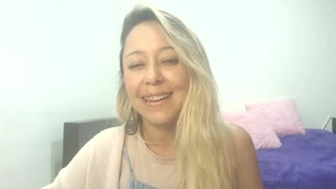 Snapshot of leah_susman chatting on November 22, 2025, 1:37 am leah_susman online show from November 22, 2025, 1:37 am