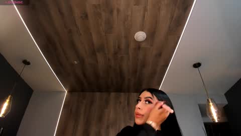 leahlombardi_ online show from October 8, 2025, 3:04 am