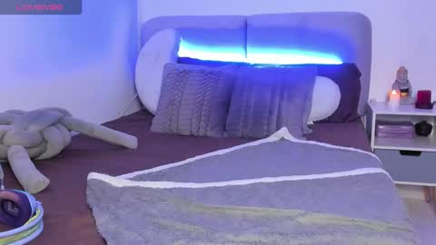   online show from September 19, 2025, 2:57 am