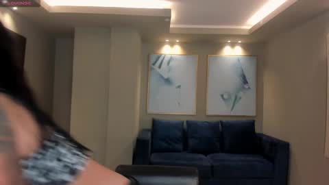 leahnovac online show from September 12, 2025, 11:10 am